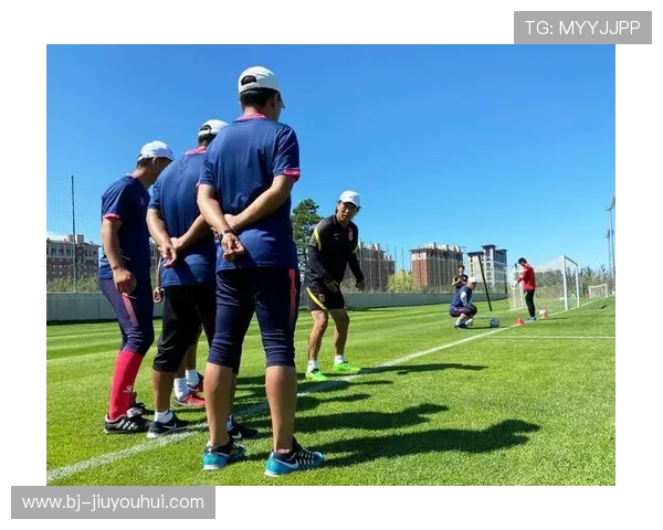 如何高效组织和带领足球队进行全方位训练提升球队整体水平